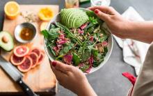 Можно ли кушать одни овощи и фрукты? Можно ли кушать одни овощи и фрукты?